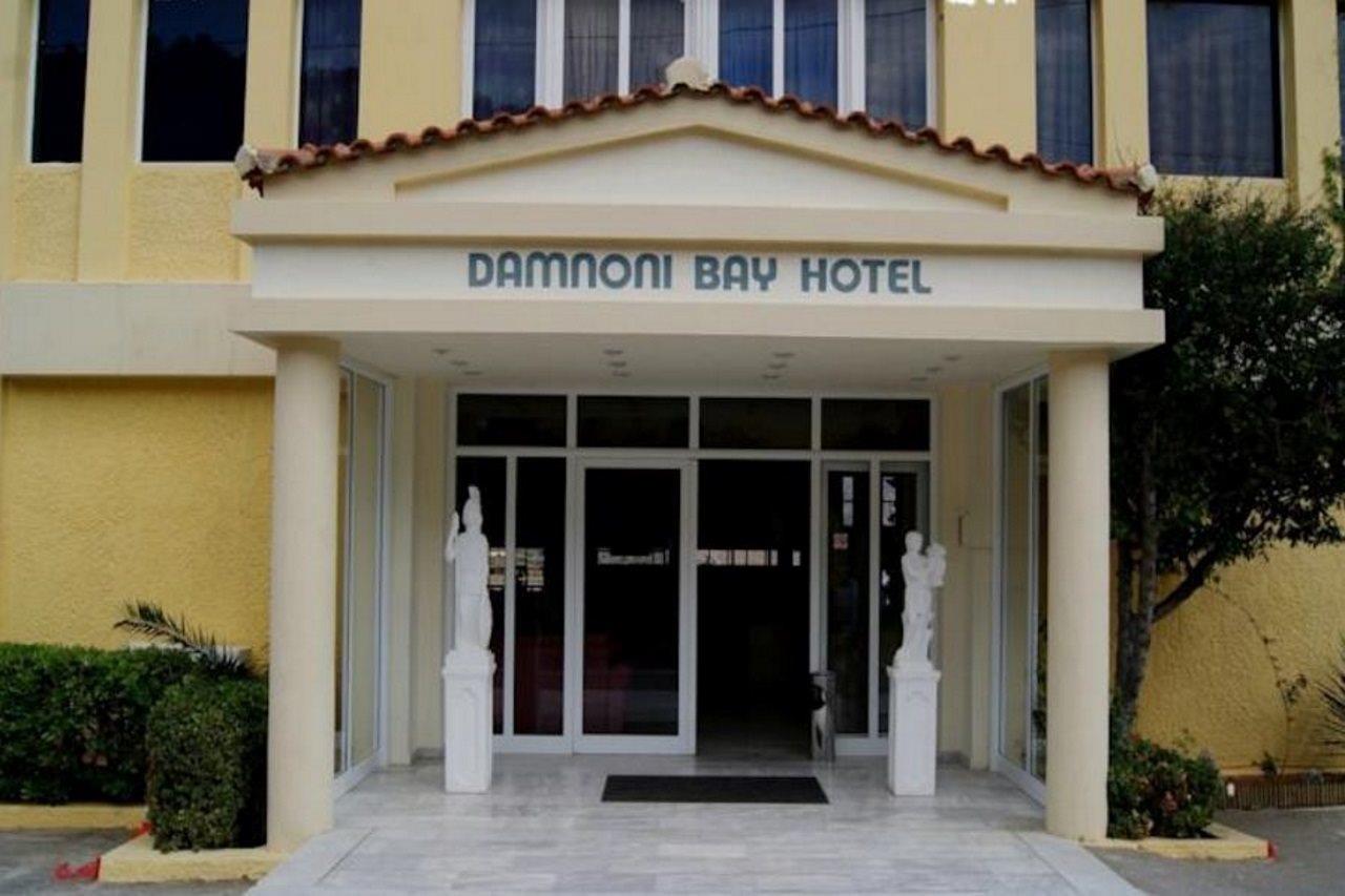 Готель Damnoni Bay Екстер'єр фото