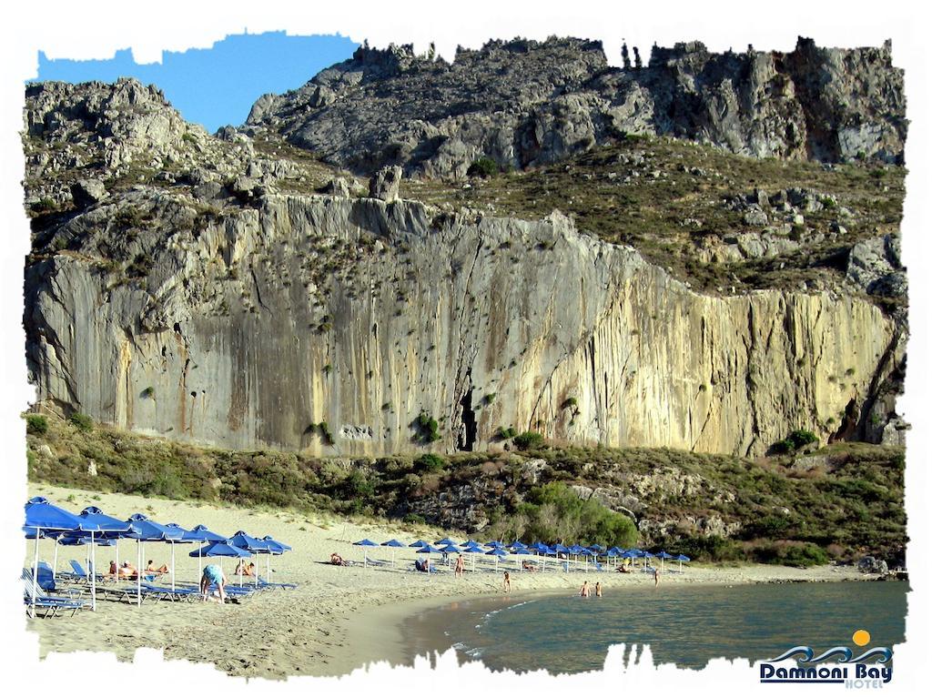 Готель Damnoni Bay Екстер'єр фото